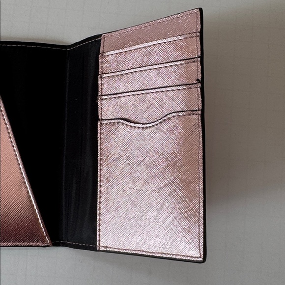 Victoria’s Secret Card & Bill Holder Pink Shiny - Picture 4 of 6